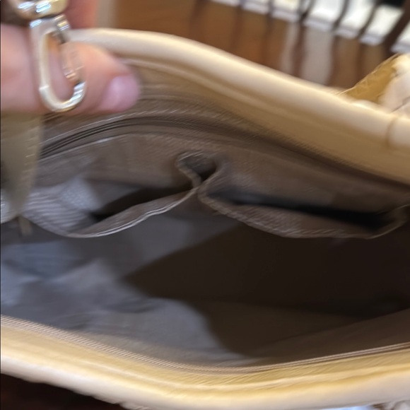 Brighton summer bag & dust bag - fits over shoulder. Really good condition. - Picture 4 of 7